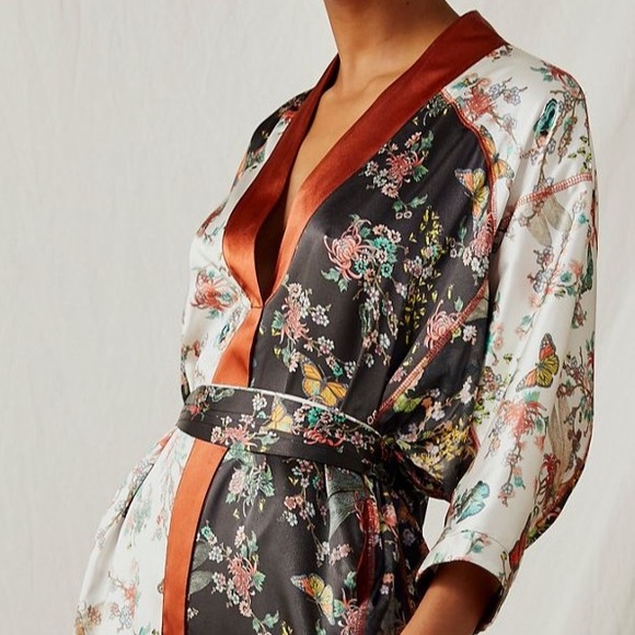 HAH PRINTED LONGLINE CAFTAN BILLOWY SILHOUETTE BUTTERFLY PRINT BELTED SIZE XS - Picture 2 of 15